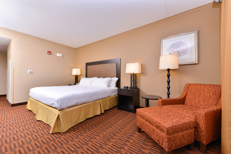 Holiday Inn Express BREEZEWOOD - Wood, PA