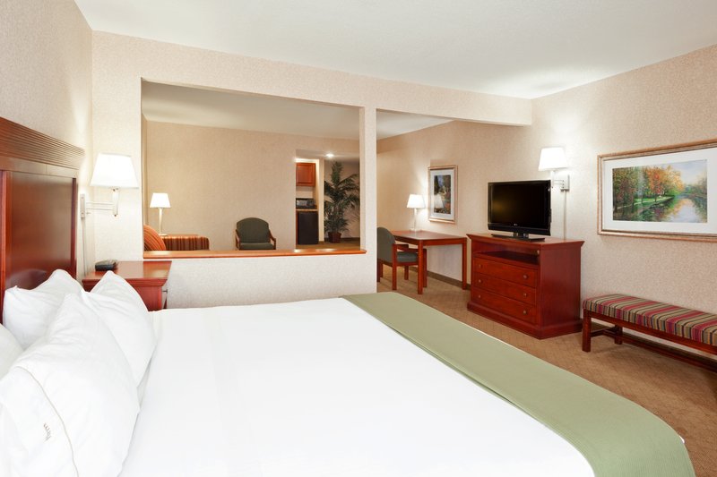 Holiday Inn Express WILMINGTON - Wilmington, OH