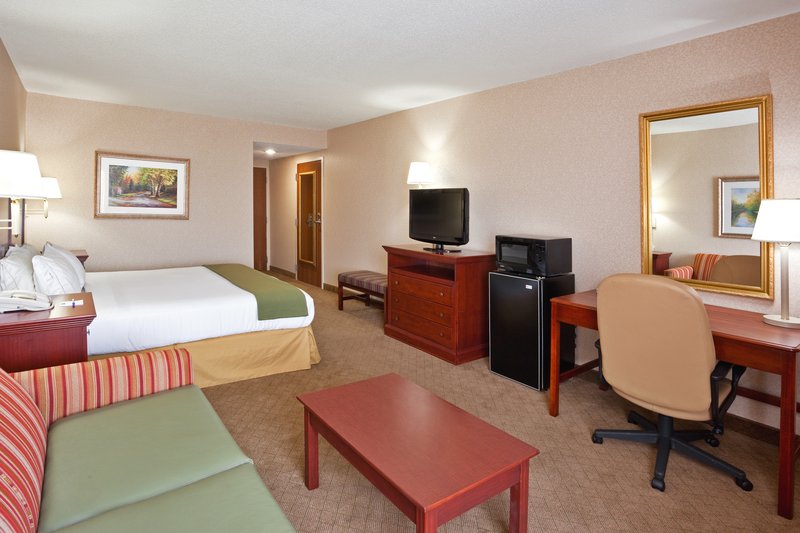 Holiday Inn Express WILMINGTON - Wilmington, OH