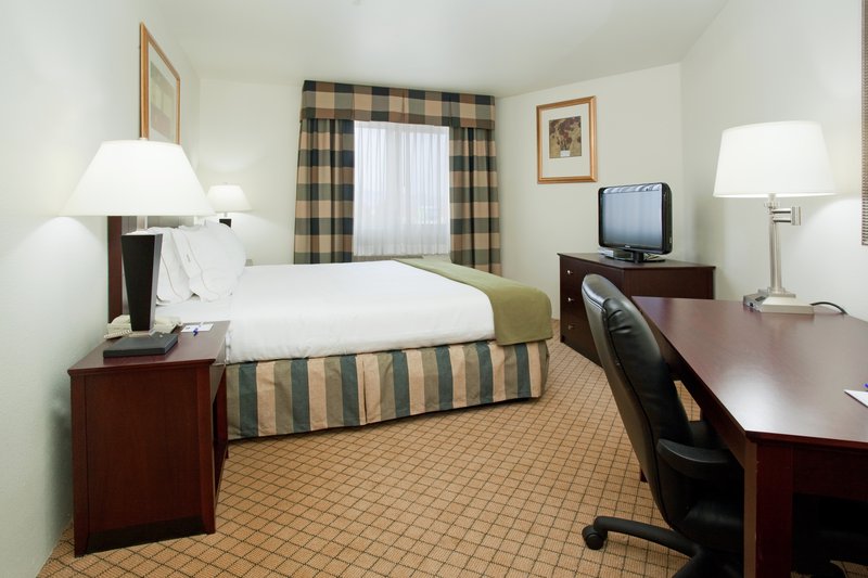 Holiday Inn Express Colorado Springs Airport - Colorado Springs, CO