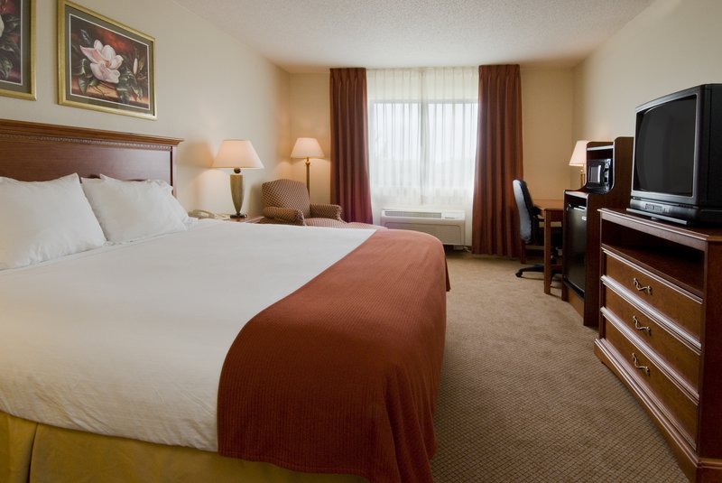 Holiday Inn Express Marshall - Burlington, MI