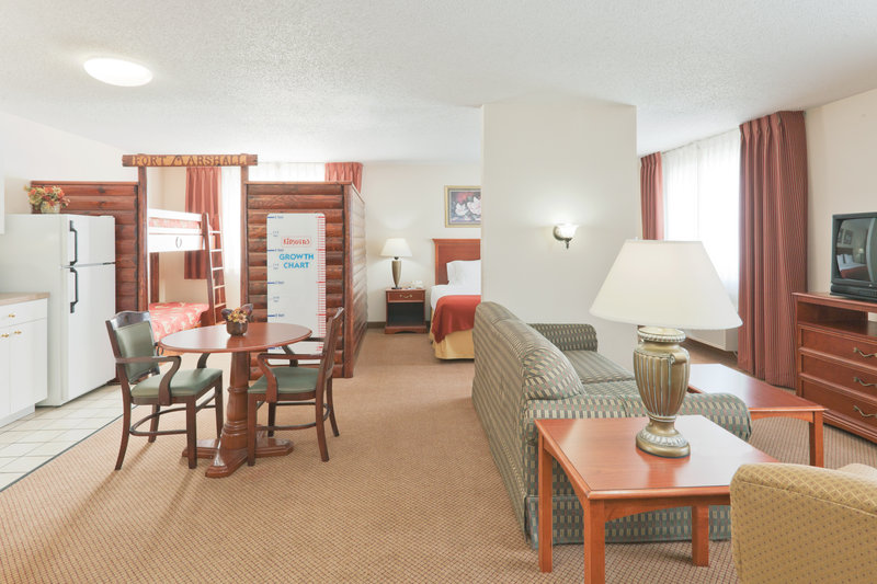 Holiday Inn Express Marshall - Burlington, MI