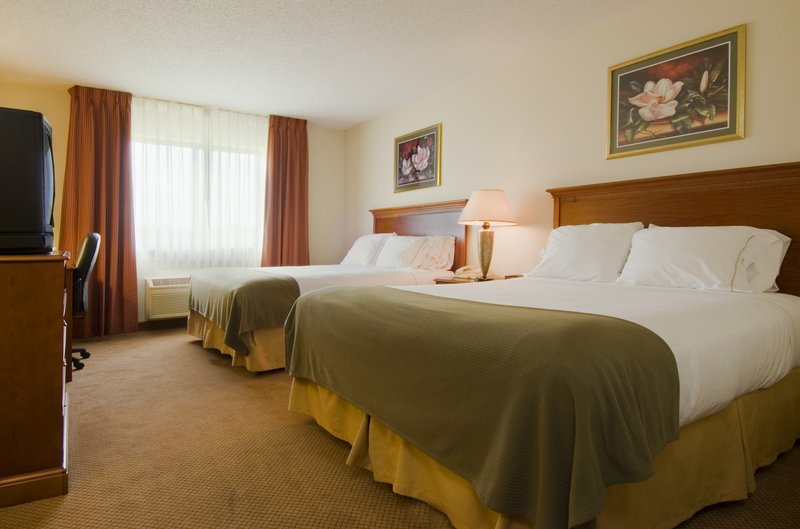 Holiday Inn Express Marshall - Burlington, MI