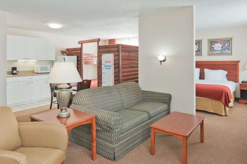 Holiday Inn Express Marshall - Burlington, MI