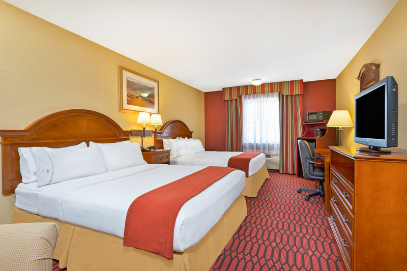 Holiday Inn Express - Lancaster, PA