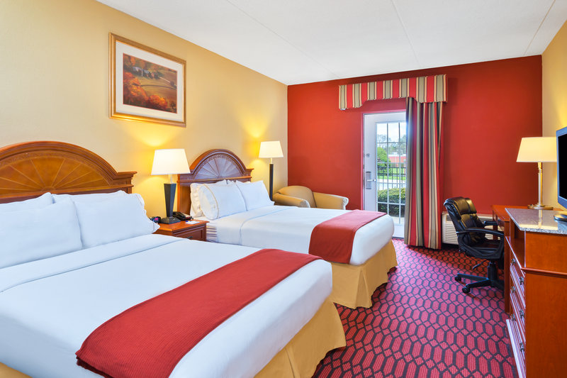 Holiday Inn Express - Lancaster, PA