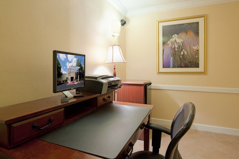 Holiday Inn Hotel & Suites NASHUA - Nashua, NH