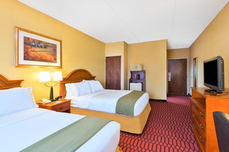 Holiday Inn Express - Lancaster, PA