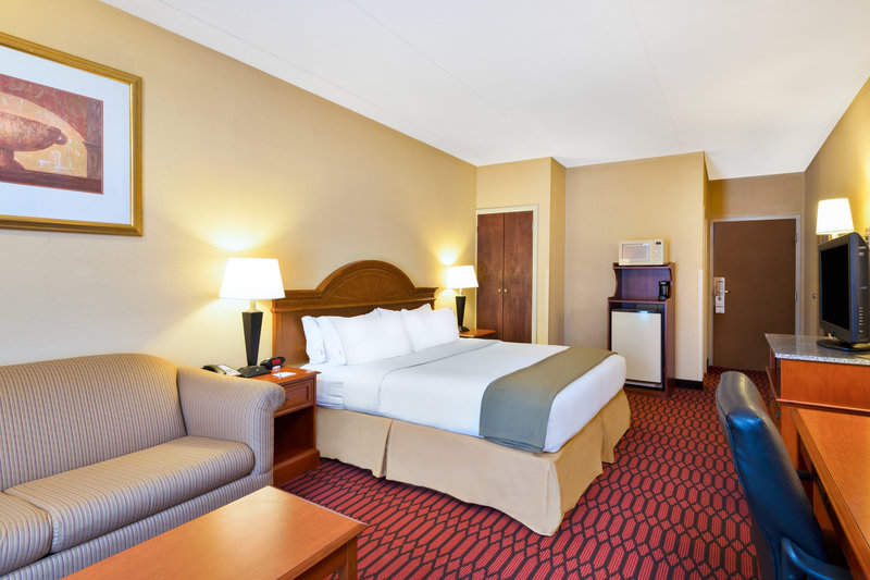 Holiday Inn Express - Lancaster, PA
