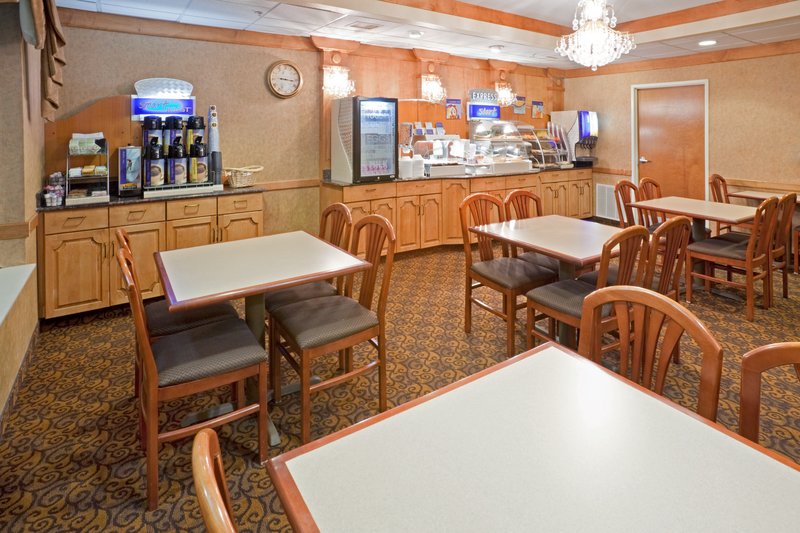 Holiday Inn Express & Suites BASTROP - Bastrop, TX