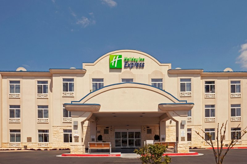 Holiday Inn Express & Suites BASTROP - Bastrop, TX