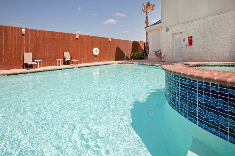 Holiday Inn Express & Suites BASTROP - Bastrop, TX