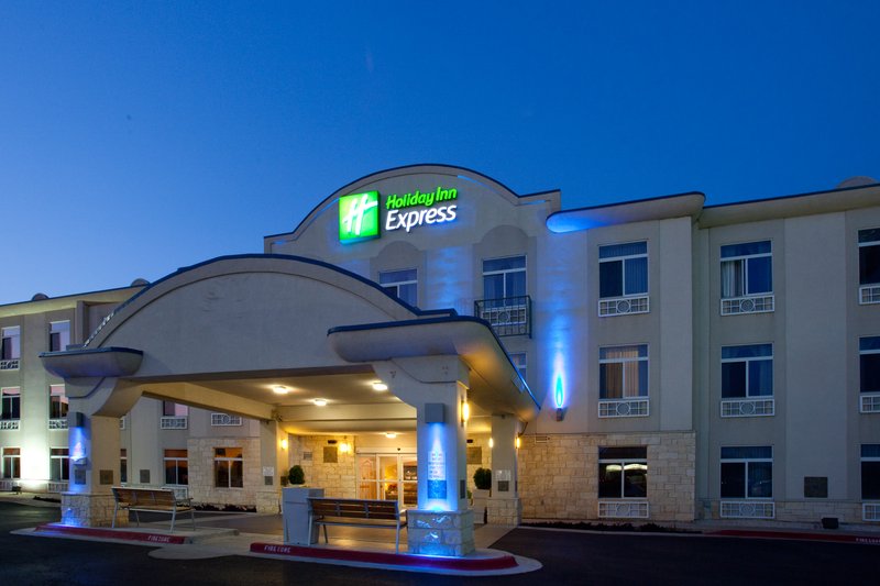 Holiday Inn Express & Suites BASTROP - Bastrop, TX