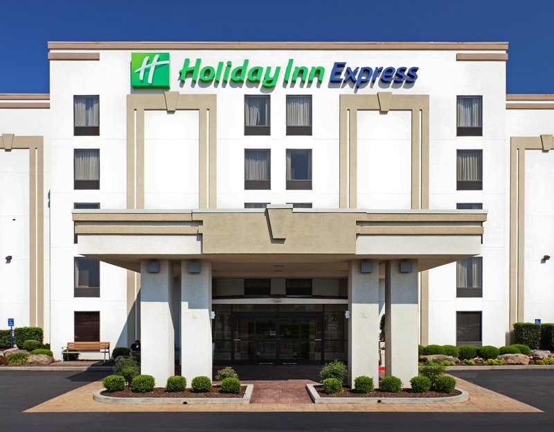 Holiday Inn Express & Suites FAYETTEVILLE-UNIV OF AR AREA - Springdale, AR