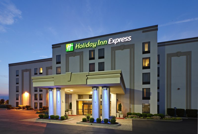 Holiday Inn Express & Suites FAYETTEVILLE-UNIV OF AR AREA - Springdale, AR