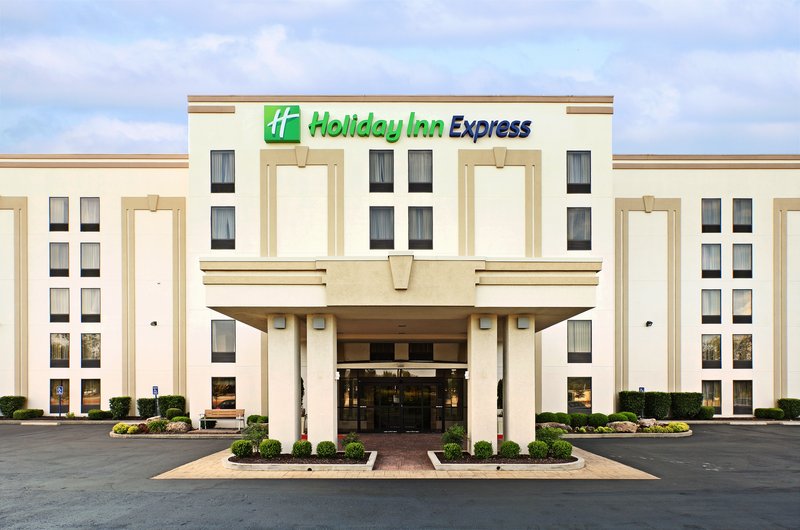 Holiday Inn Express & Suites FAYETTEVILLE-UNIV OF AR AREA - Springdale, AR