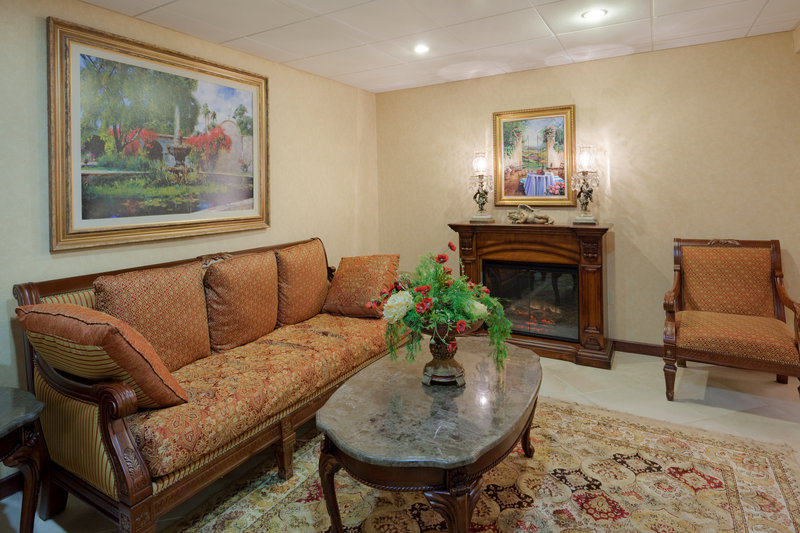 Holiday Inn Express & Suites SWANSEA - Fresno, CA