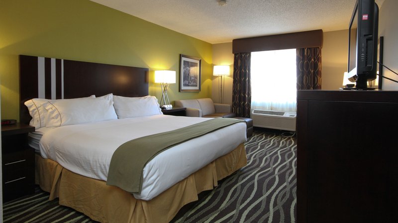 Holiday Inn Express Marshall - Burlington, MI