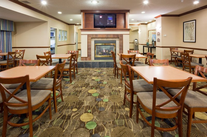 Holiday Inn Express & Suites GRAND FORKS - Grand Forks, ND