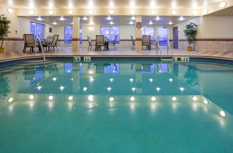 Holiday Inn Express & Suites GRAND FORKS - Grand Forks, ND