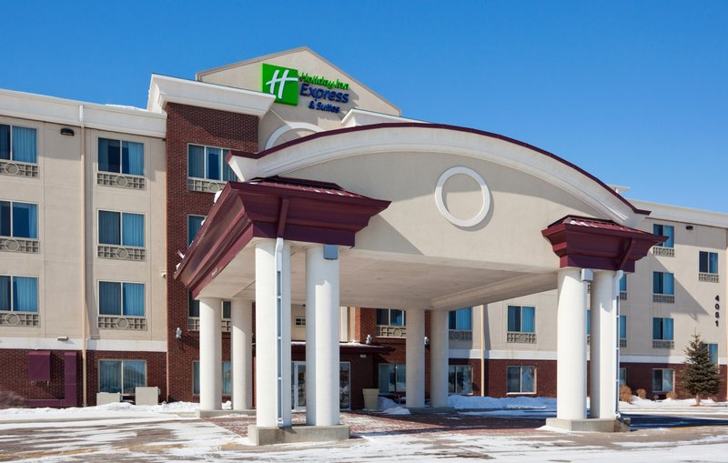 Holiday Inn Express & Suites GRAND FORKS - Grand Forks, ND