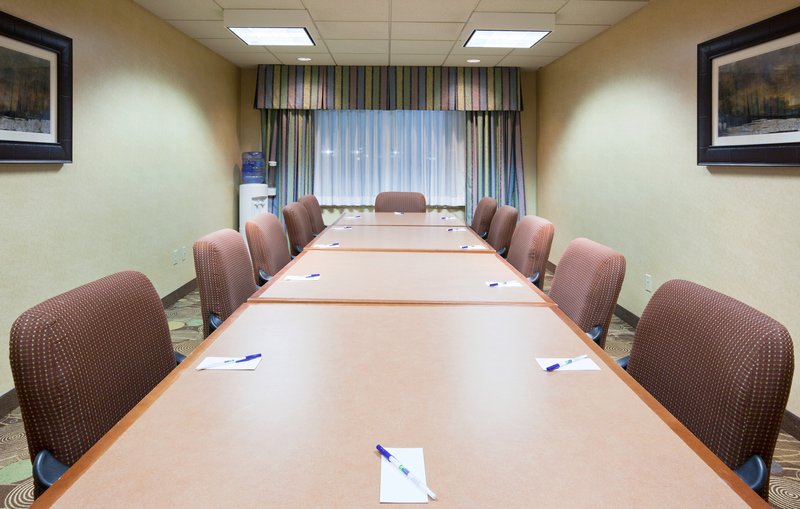 Holiday Inn Express & Suites GRAND FORKS - Grand Forks, ND