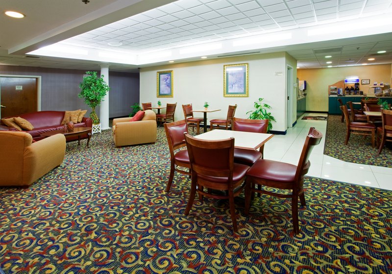 Holiday Inn Express - Hillsville, VA