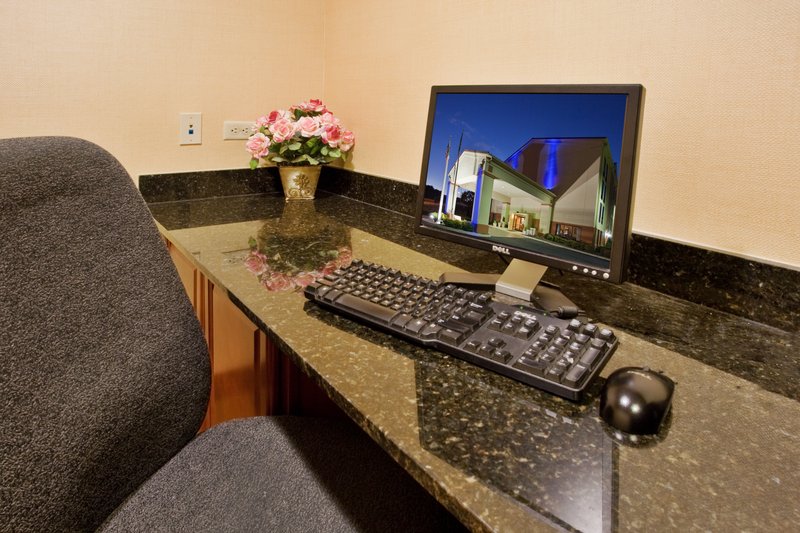 Holiday Inn Express COVINGTON - Covington, VA