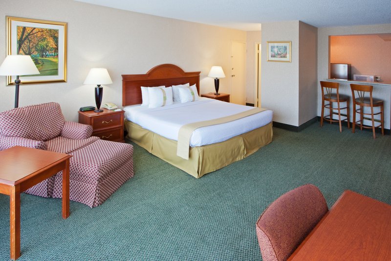 Holiday Inn CHARLOTTESVILLE-UNIV AREA - Charlottesville, VA