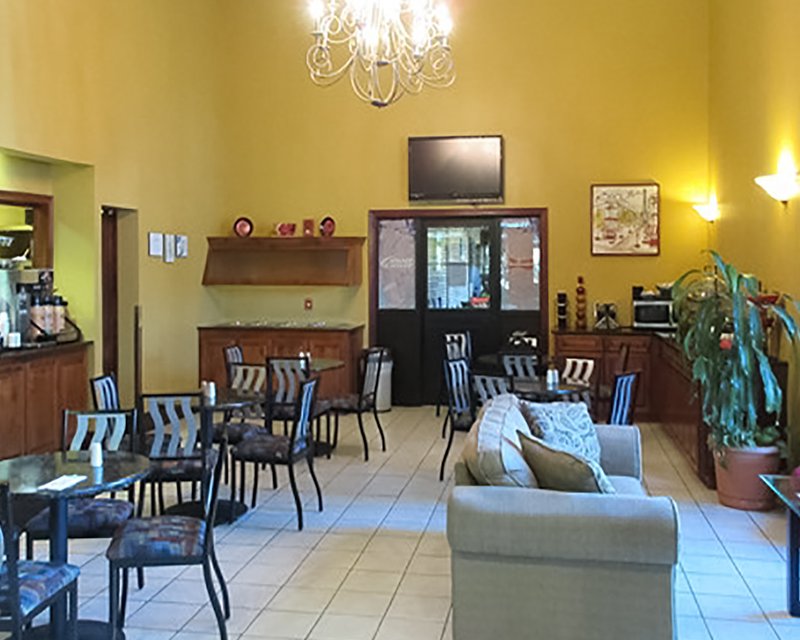 Econo Lodge Inn & Suites-McComb - McComb, MS