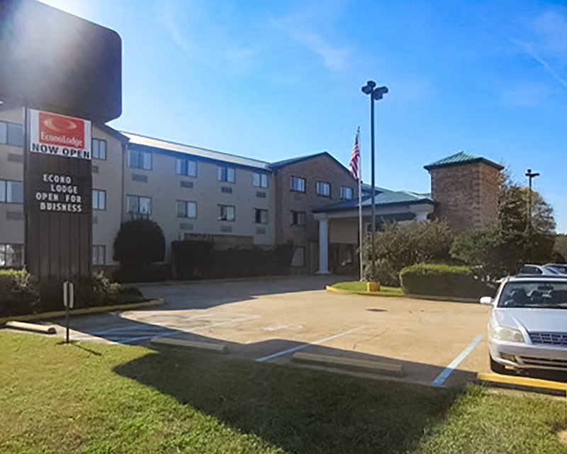 Econo Lodge Inn & Suites-McComb - McComb, MS
