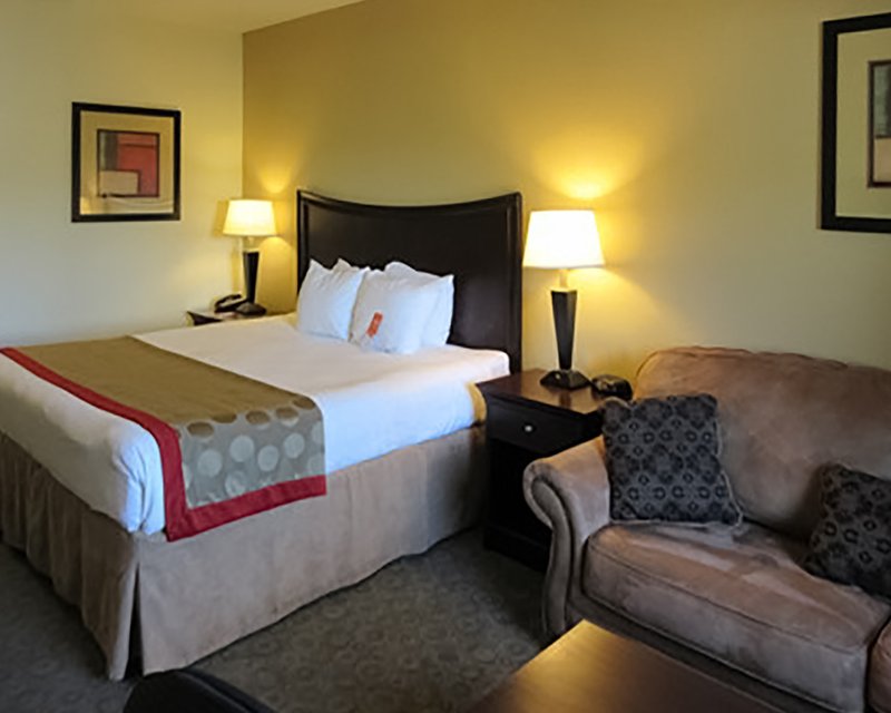 Econo Lodge Inn & Suites-McComb - McComb, MS