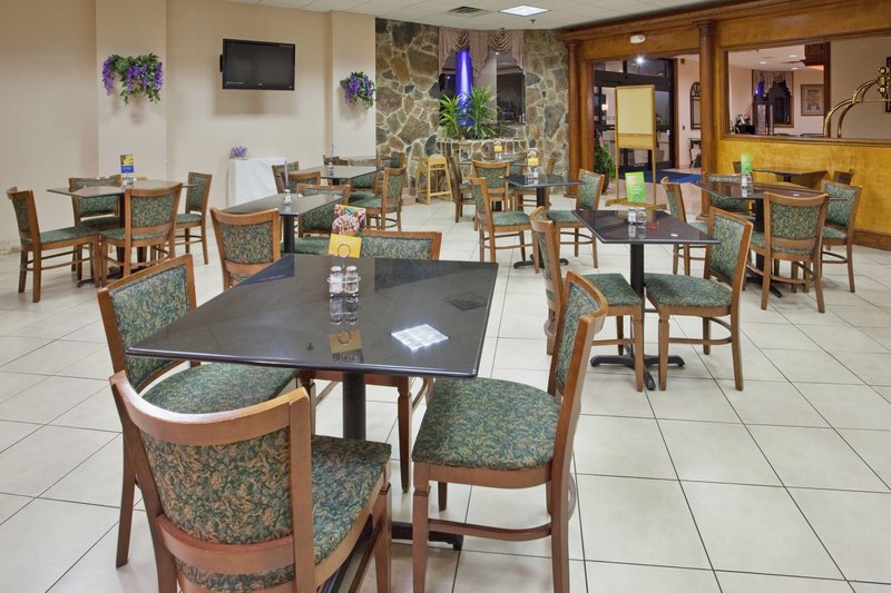 Holiday Inn Express JACKSONVILLE - Jacksonville, NC