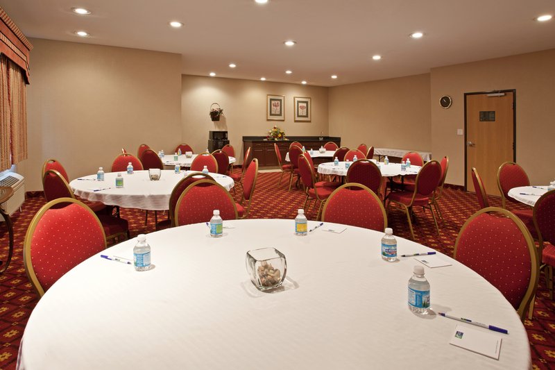 Holiday Inn Express KENDALLVILLE - Rome City, IN