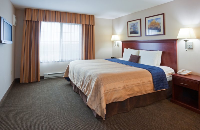 Hawthorn Suites By Wyndham Detroit Farmington Hills - Madison, WI