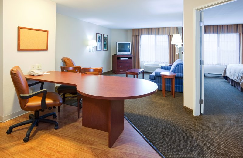 Hawthorn Suites By Wyndham Detroit Farmington Hills - Madison, WI