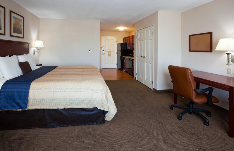 Hawthorn Suites By Wyndham Detroit Farmington Hills - Madison, WI