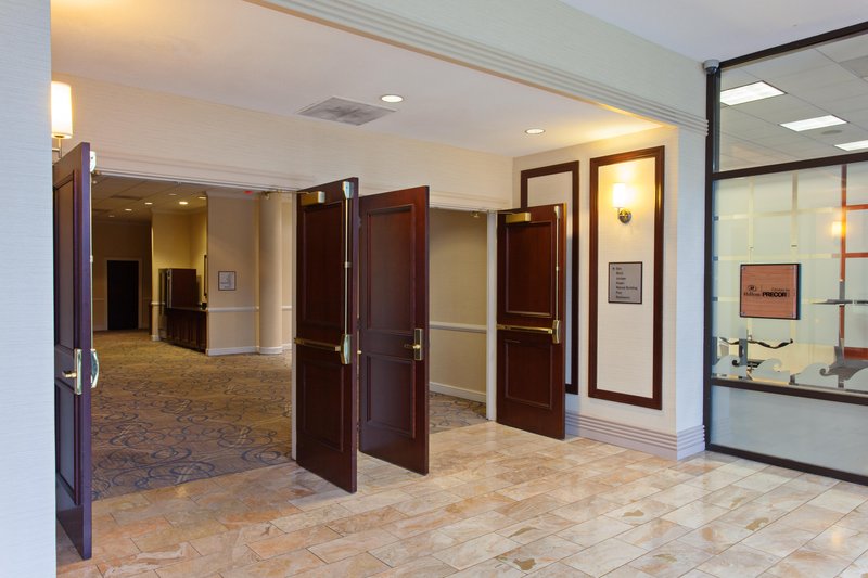 Hilton Alexandria Mark Center - Alexandria, VA