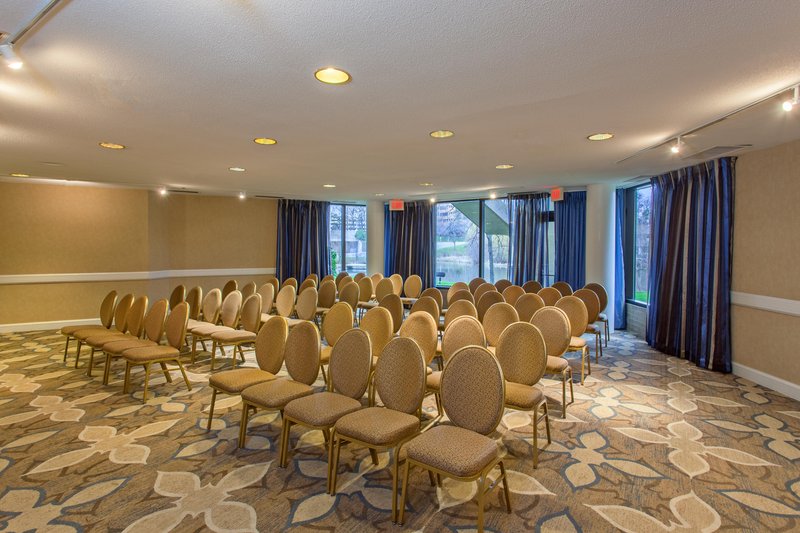 Hilton Alexandria Mark Center - Alexandria, VA