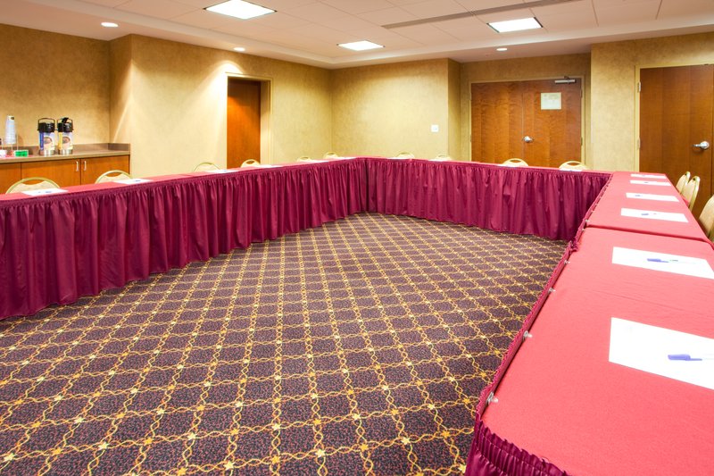 Holiday Inn Express & Suites HAGERSTOWN - Hermitage, PA