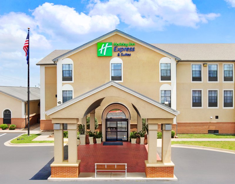 Holiday Inn Express & Suites NORTH LITTLE ROCK - Salem, AR