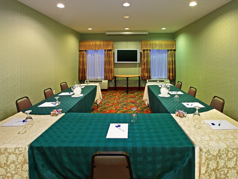 Holiday Inn Express & Suites NORTH LITTLE ROCK - Salem, AR