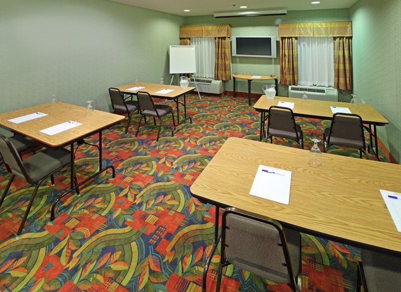 Holiday Inn Express & Suites NORTH LITTLE ROCK - Salem, AR