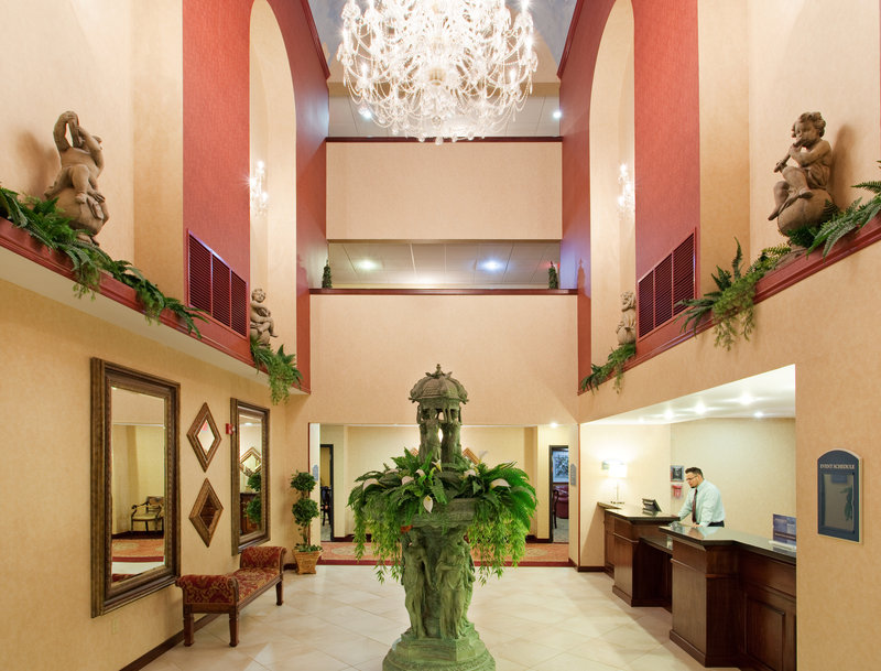 Holiday Inn Express & Suites SWANSEA - Fresno, CA