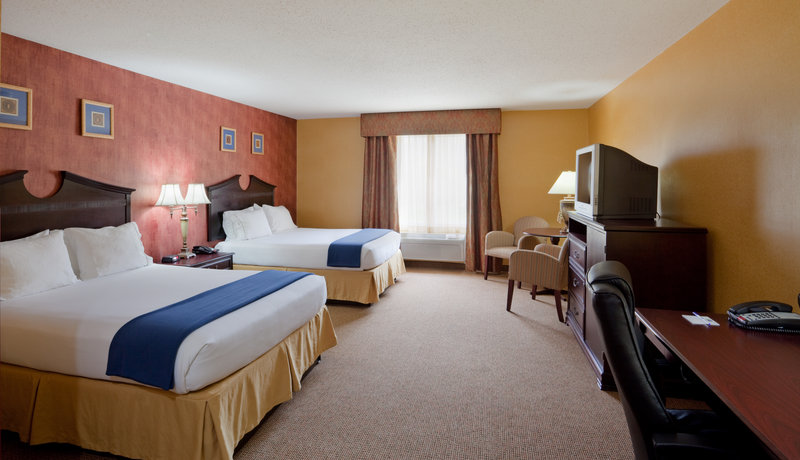 Holiday Inn Express & Suites SWANSEA - Fresno, CA
