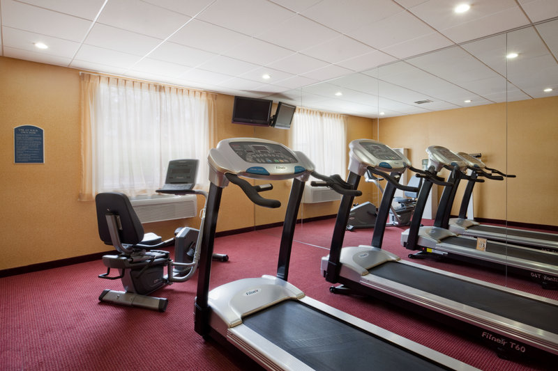 Holiday Inn Express & Suites SWANSEA - Fresno, CA