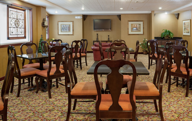 Holiday Inn Express & Suites SWANSEA - Fresno, CA