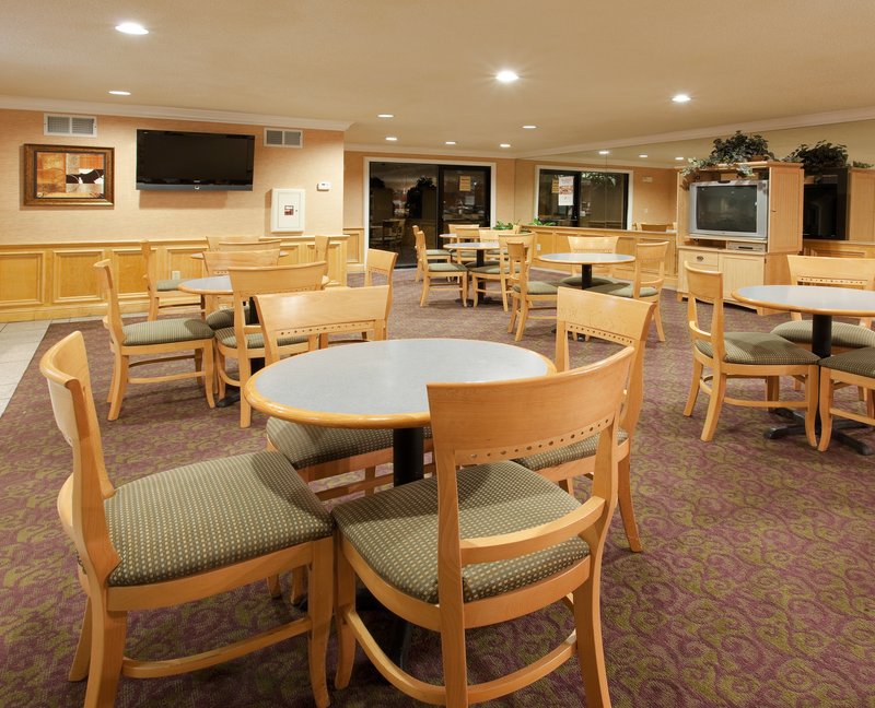 Holiday Inn Express - Union City, CA