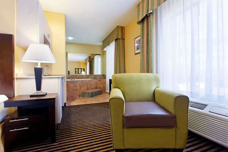 Holiday Inn Express CROCKETT - Crockett, TX