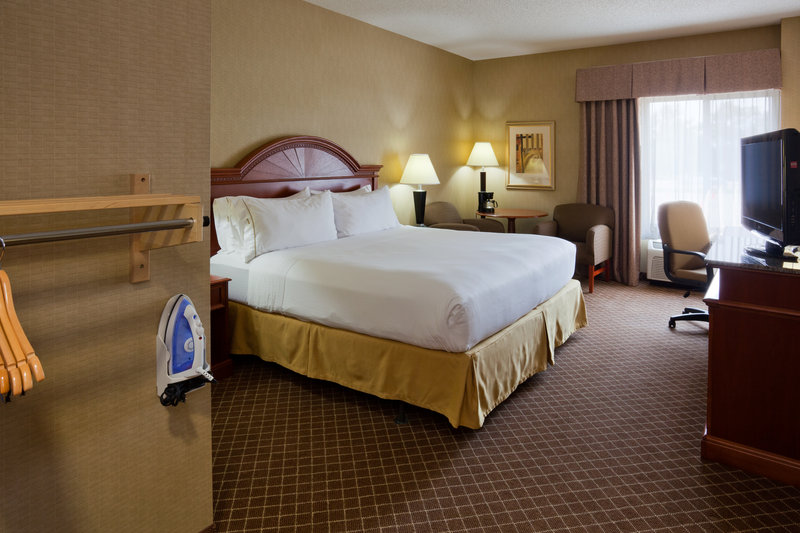Holiday Inn Express CEDAR RAPIDS (COLLINS RD) - Cedar Rapids, IA